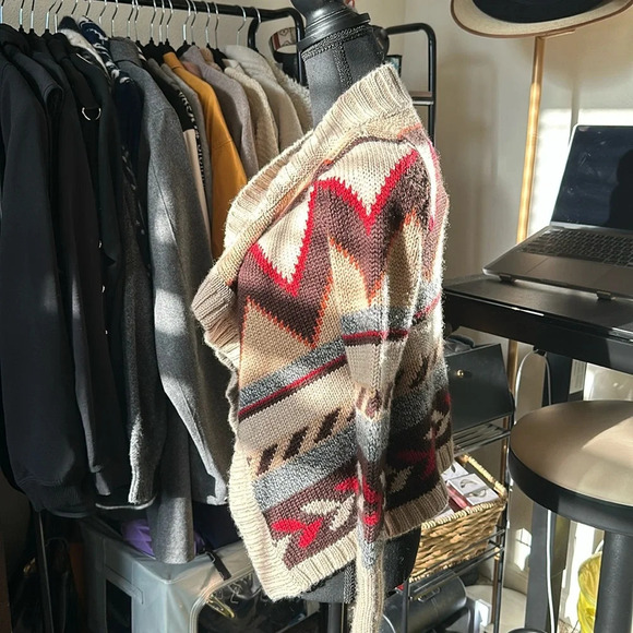 AEROPOSTALE  Cozy Tibal Beige Patterned Women Sweater - Picture 2 of 4